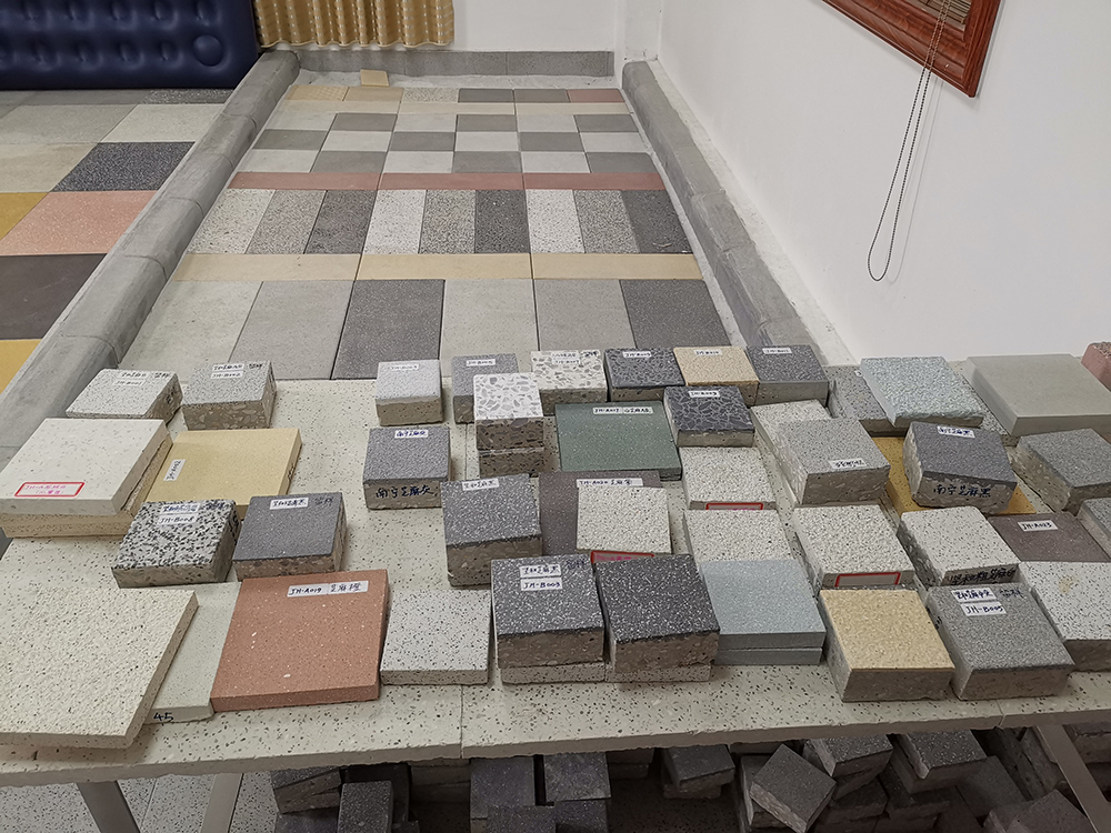 佛山南海選透水磚找華堅實力廠家_高品質(zhì)_大量現(xiàn)貨