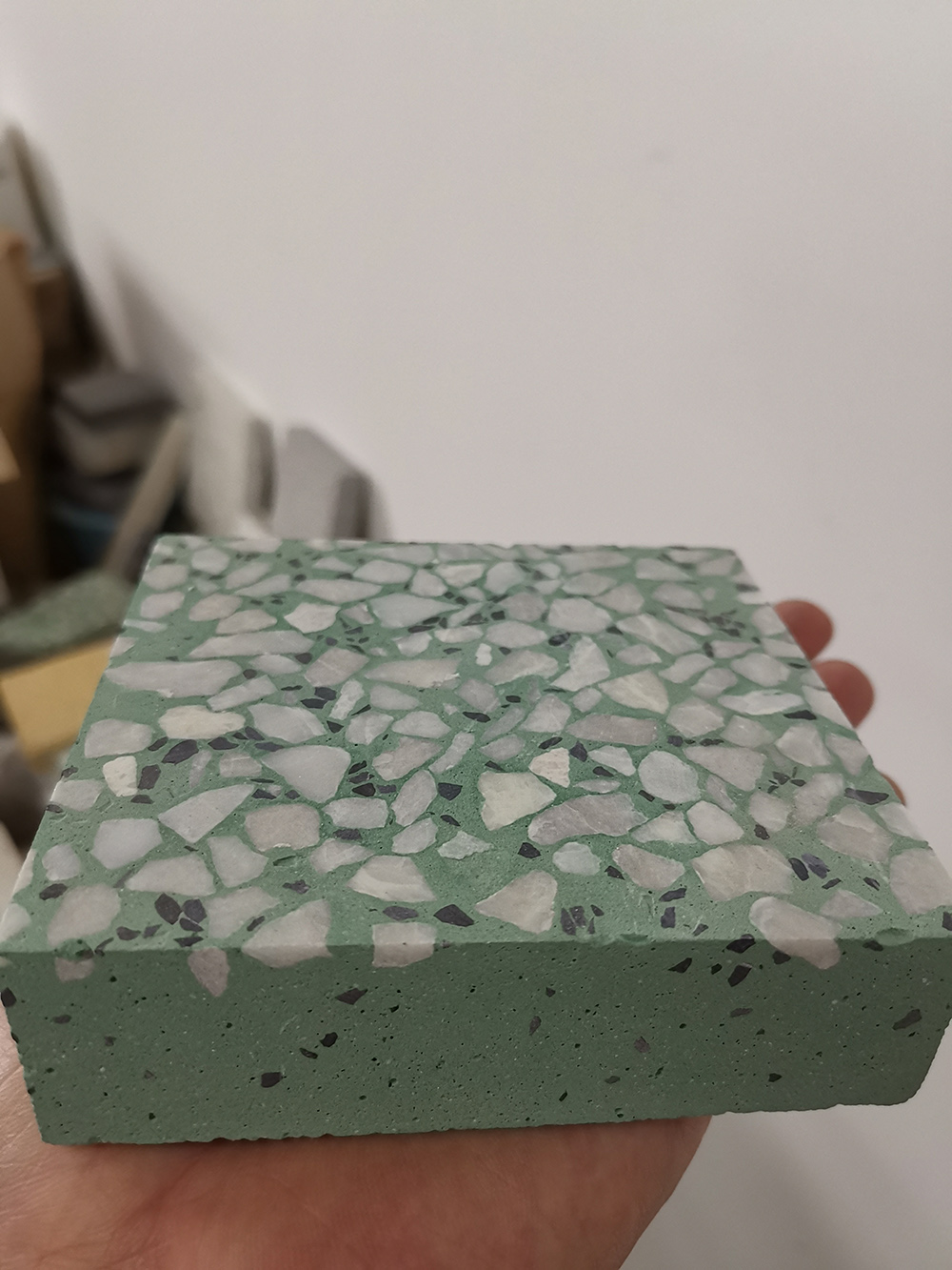 廣州花都選透水磚找華堅(jiān)實(shí)力廠家_高品質(zhì)_大量現(xiàn)貨