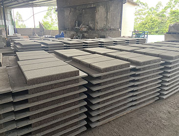 佛山順德選透水磚找華堅實力廠家_高品質(zhì)_大量現(xiàn)貨.