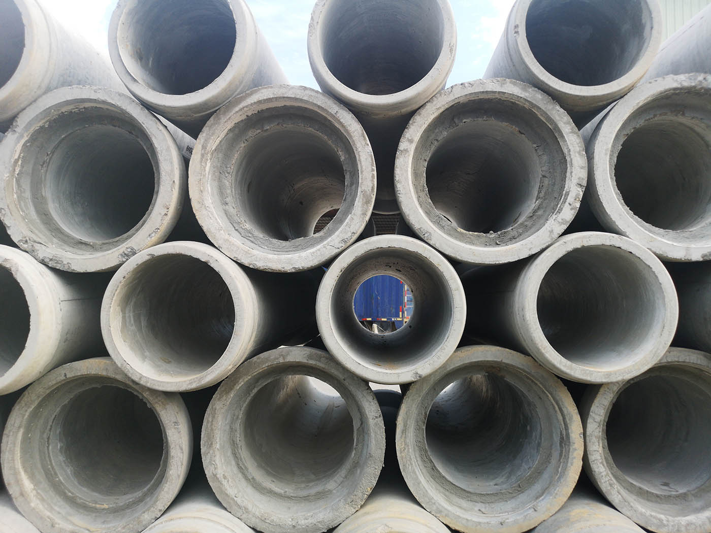 讓客人睡水泥管道的民宿，為什么這么火？