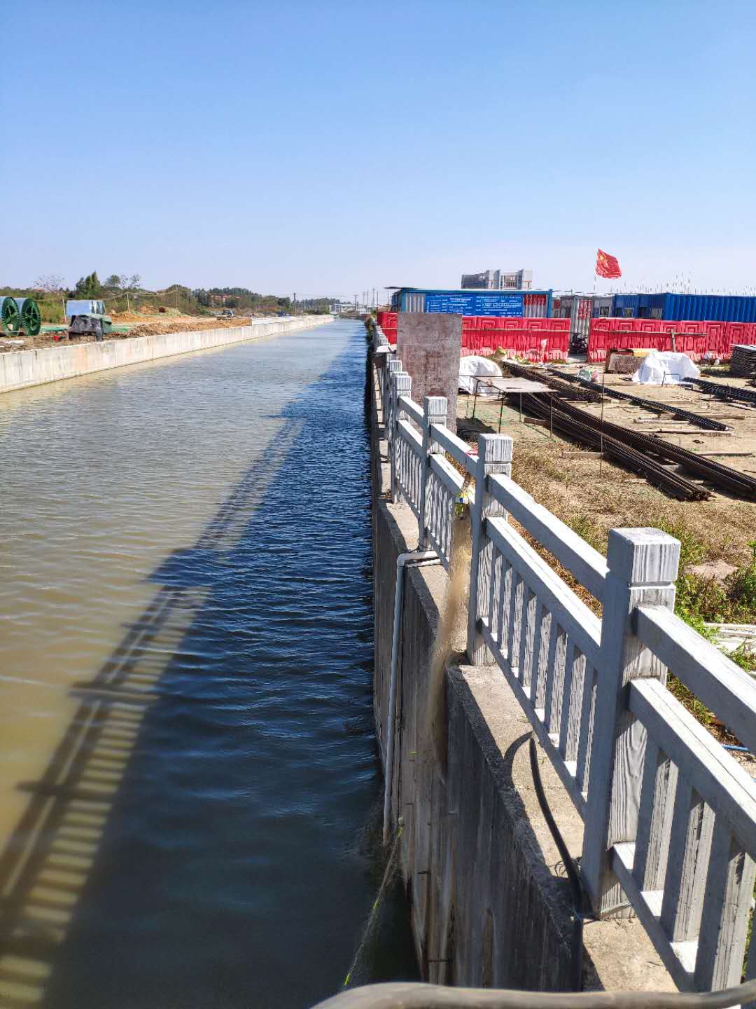 該如何采購(gòu)仿木護(hù)欄桿？