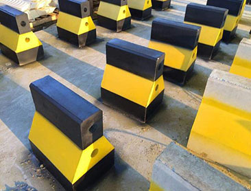 馬路上的水泥隔離墩到底有什么用？